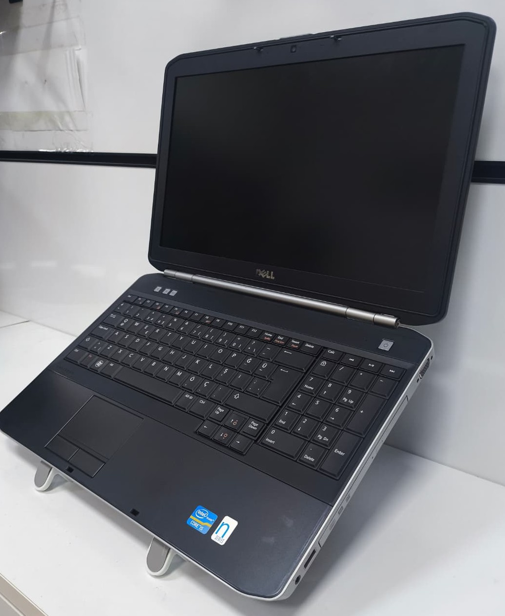 DELL P15F Notebook - Görsel 2