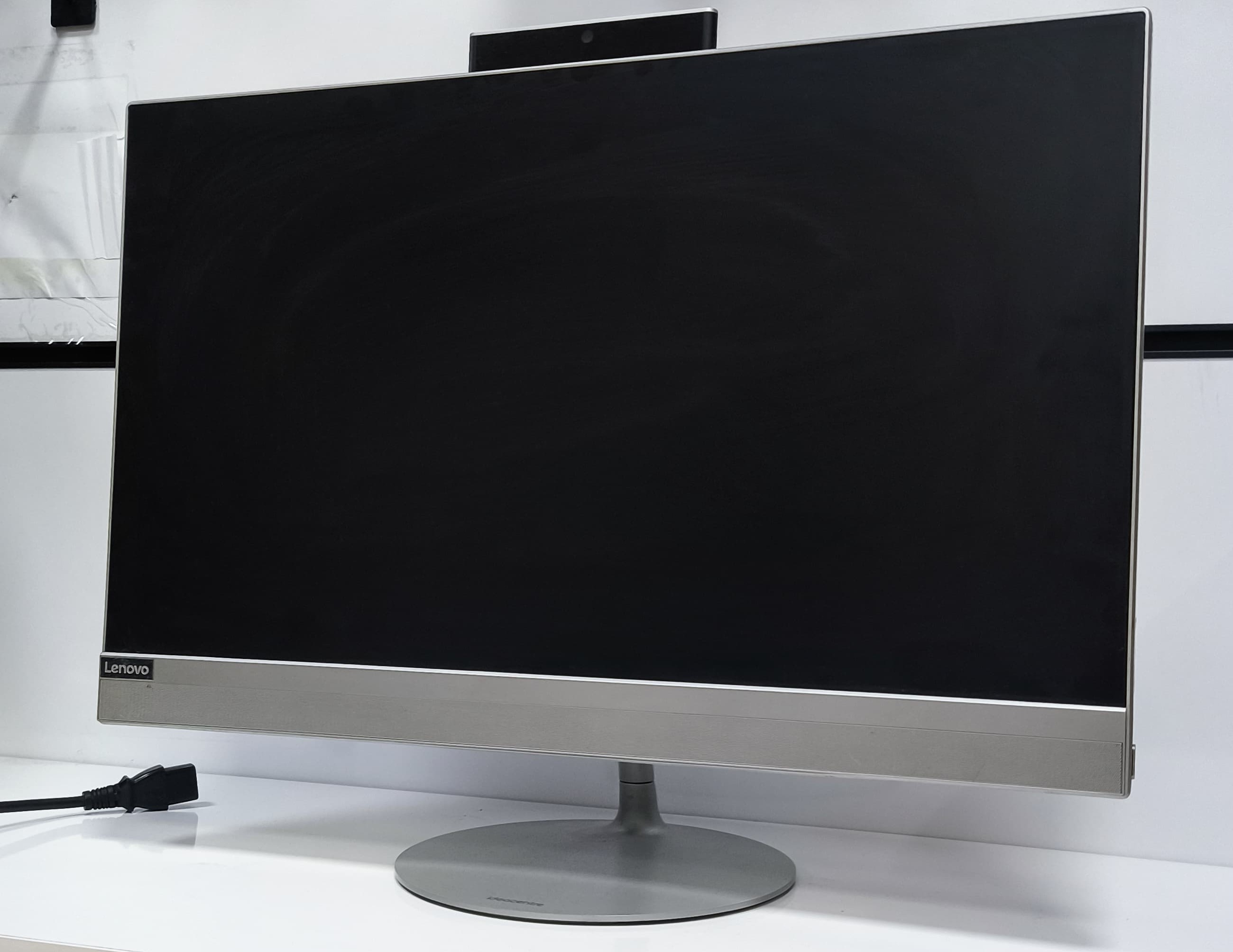 Lenovo ideacentre AIO 520 - Görsel 3