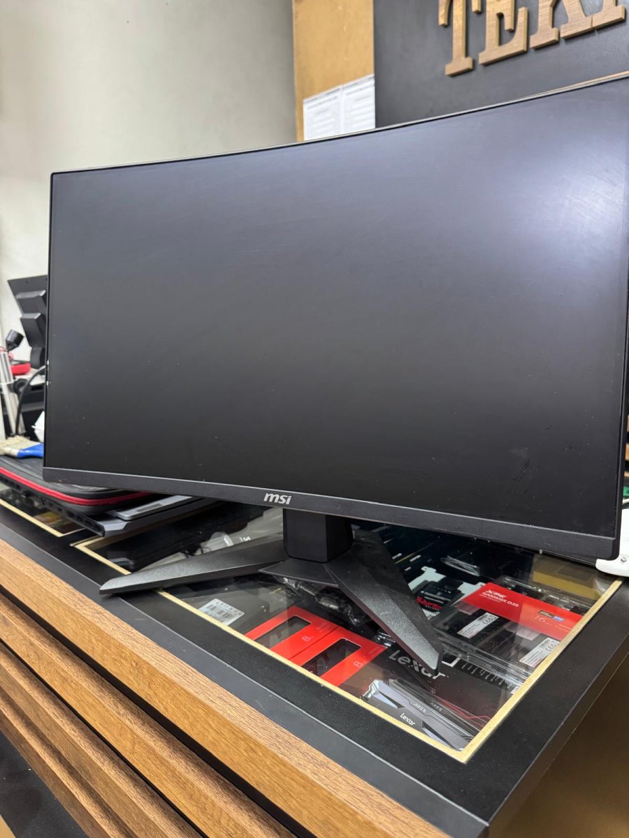 MSI 180Hz GAMING MONITOR MAG 242C - Görsel 2