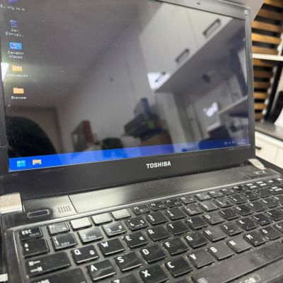 TOSHIBA SATELLITE R630 INTEL CORE I3-M350 4GB RAM 13.3" İNCE HAFİF LAPTOP